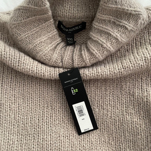 Banana Republic Mock-Neck Sweater - Picture 5 of 5